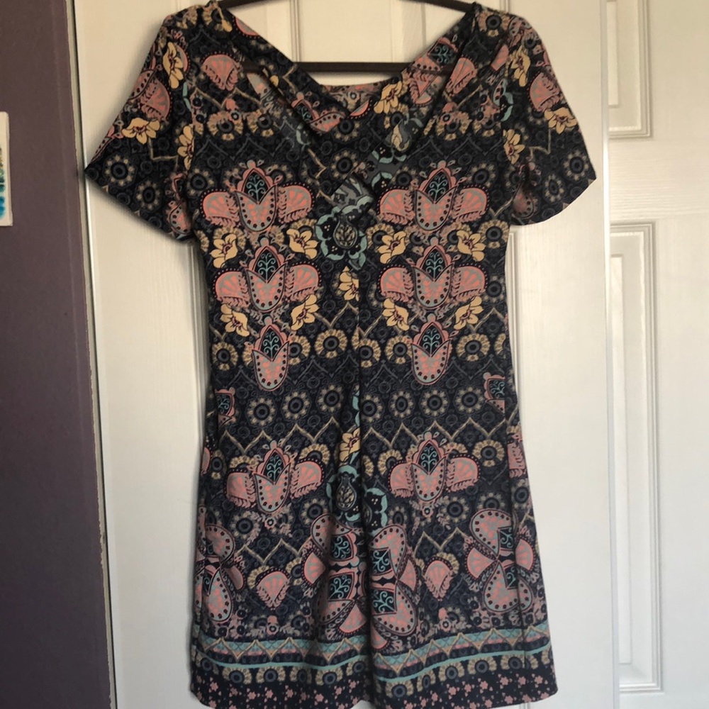 Patterned Body-con Dress - Picture 2 of 2